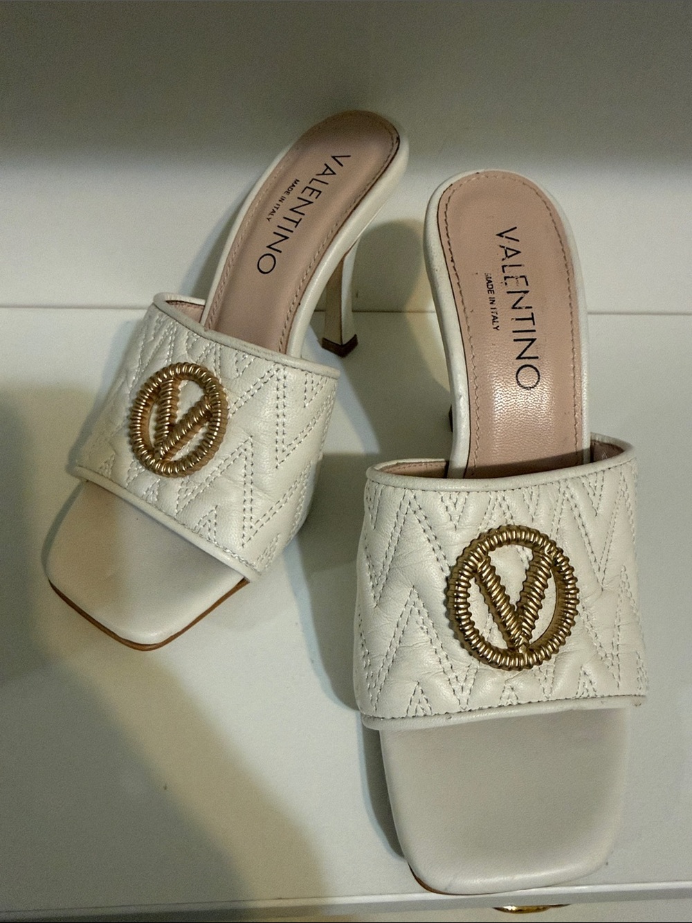 Valentino by Mario Valentino Venere Ivory Quilted Leather Heeled Sandals Size 7 - Picture 4 of 16